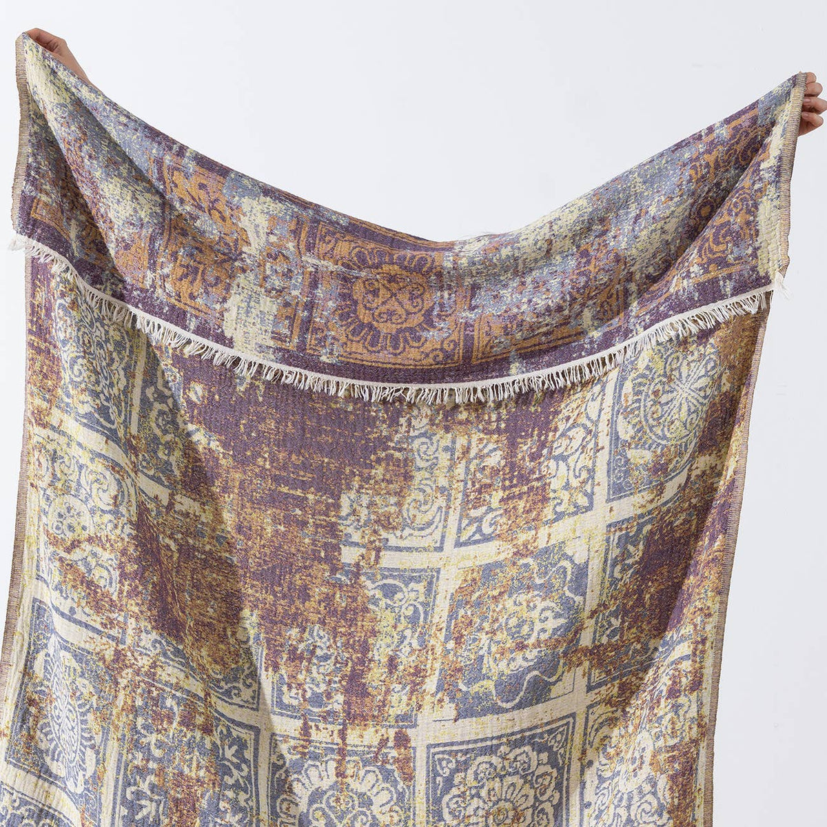 Rustic Turkish cotton throw blanket – vintage medallion, detail view | Kikoya