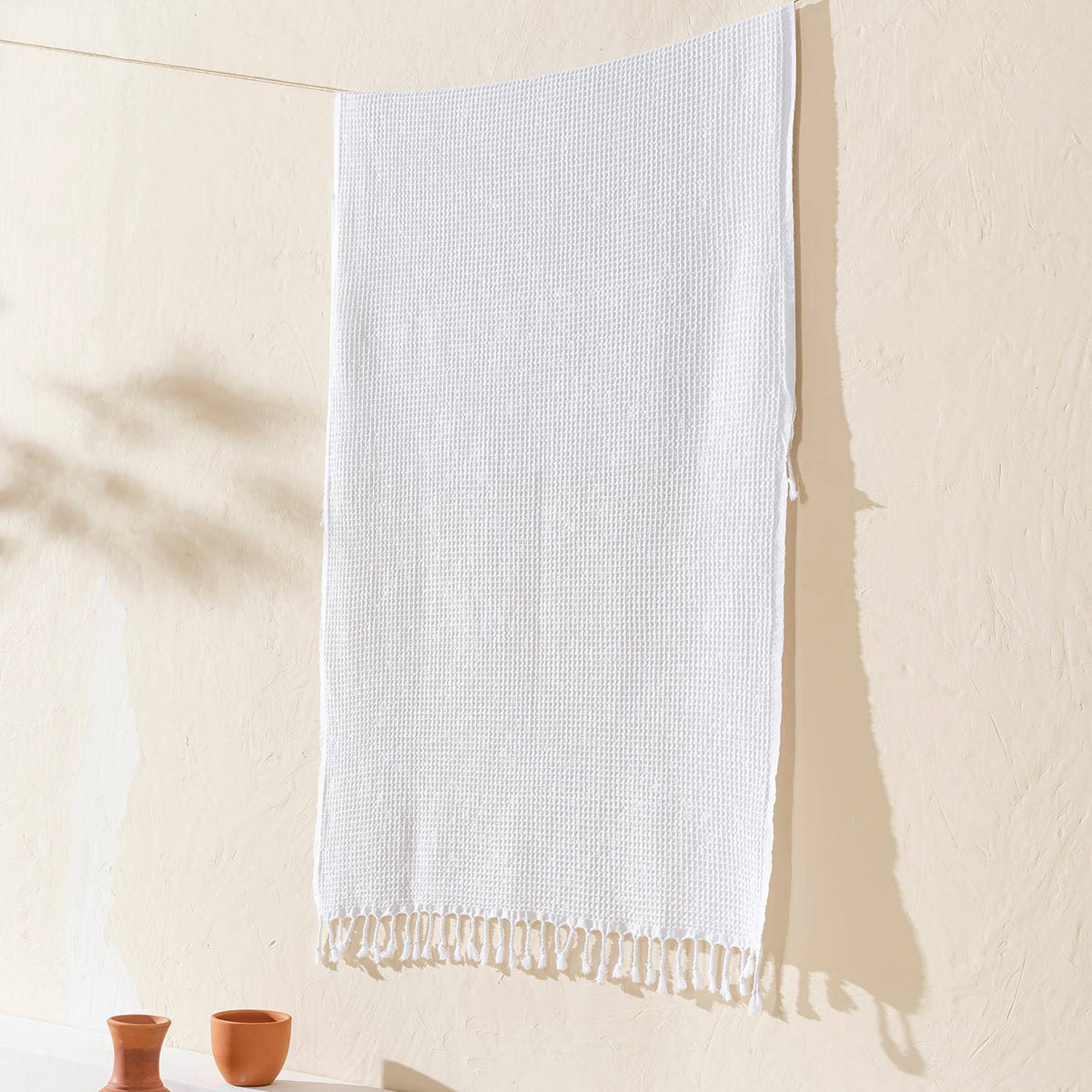 Waffle stonewashed Turkish beach towel – White | Kikoya