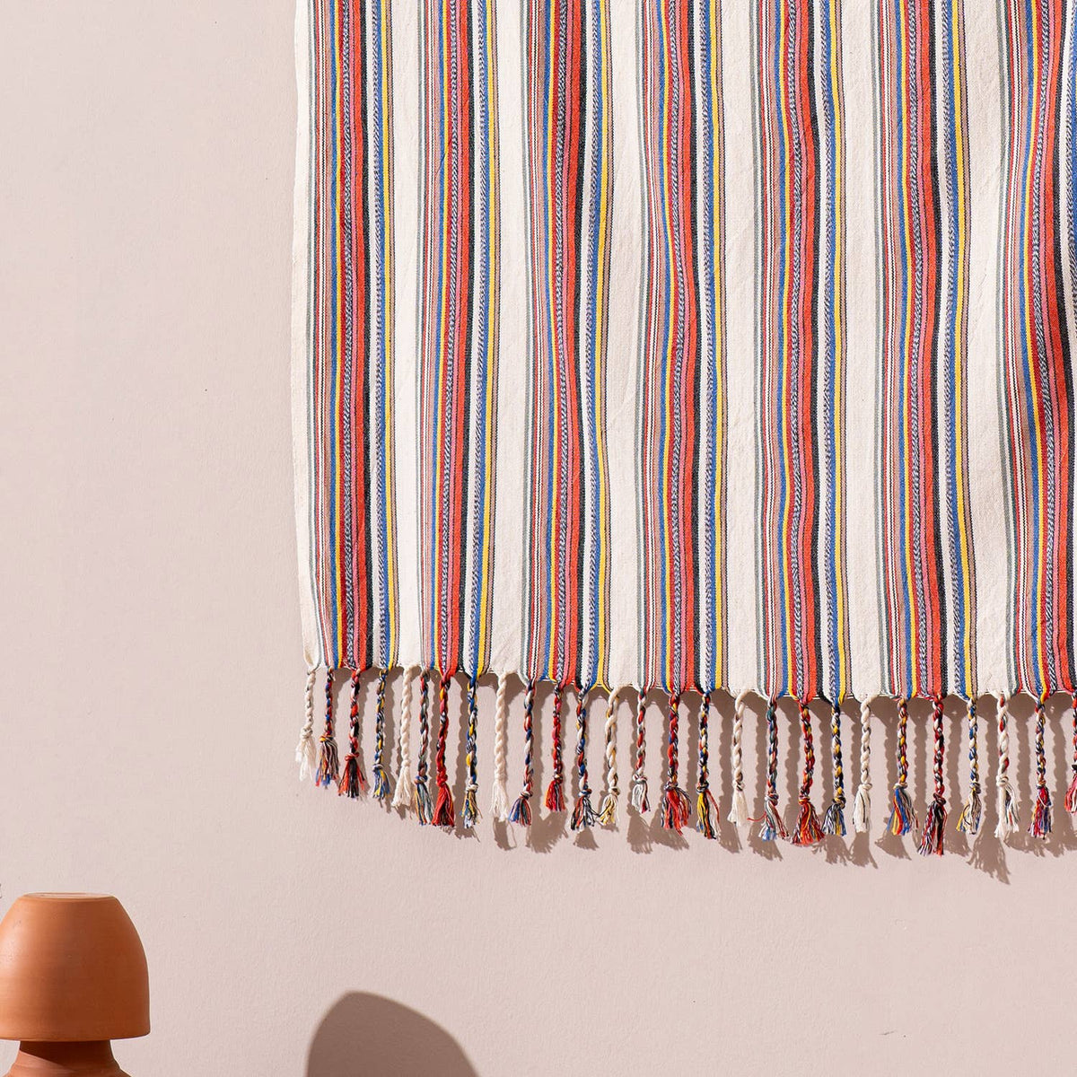 Fringed hem of the bazaar stripe Turkish peshtemal | Kikoya