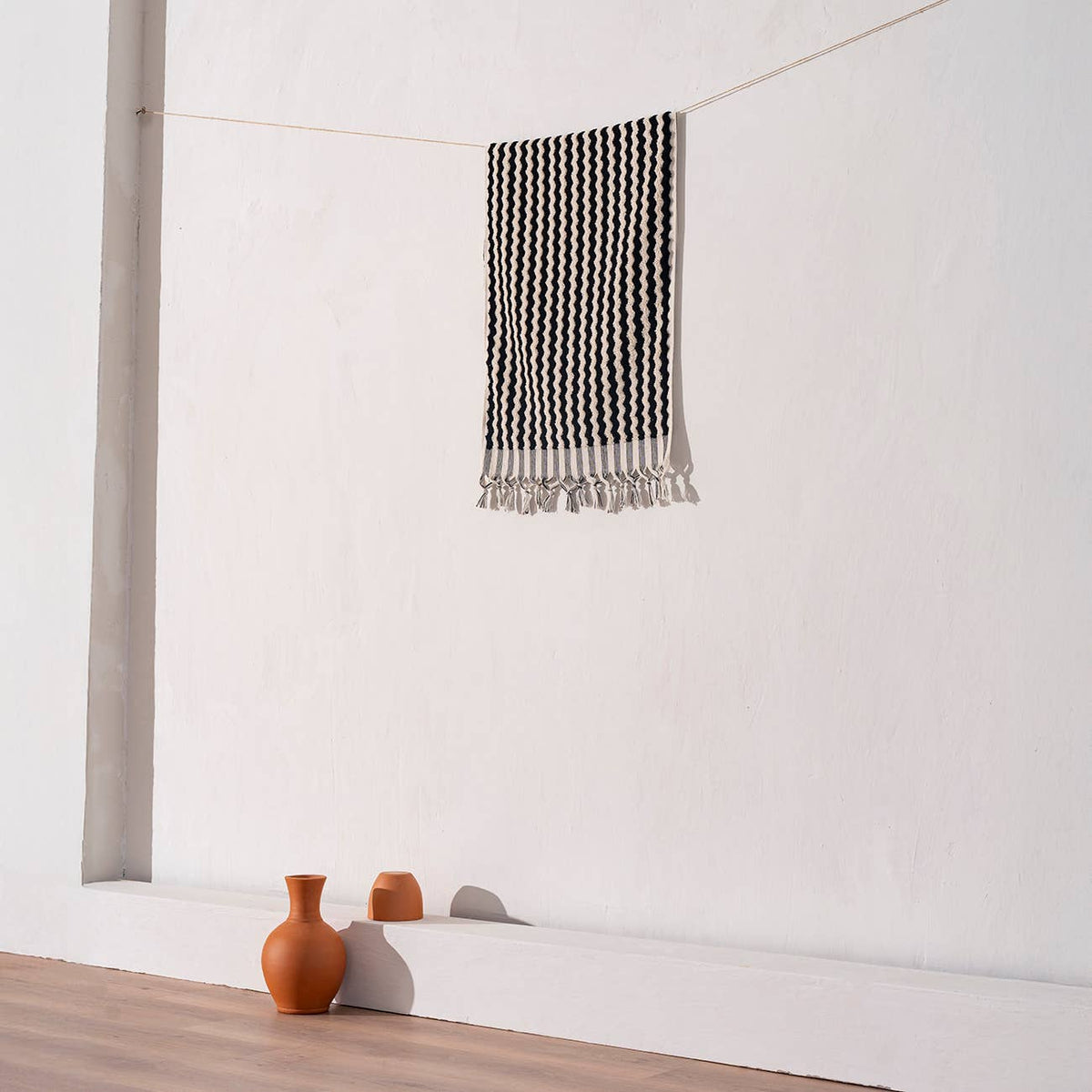 Pompom zigzag Turkish hand towel in black and natural, 17x38 in, handloomed | Kikoya