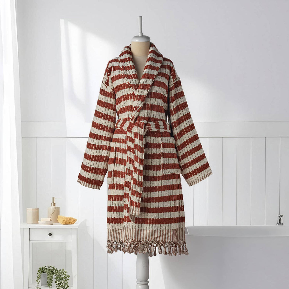 Pompom Turkish bathrobe – Lokum Clay, Shawl Collar, front view | Kikoya