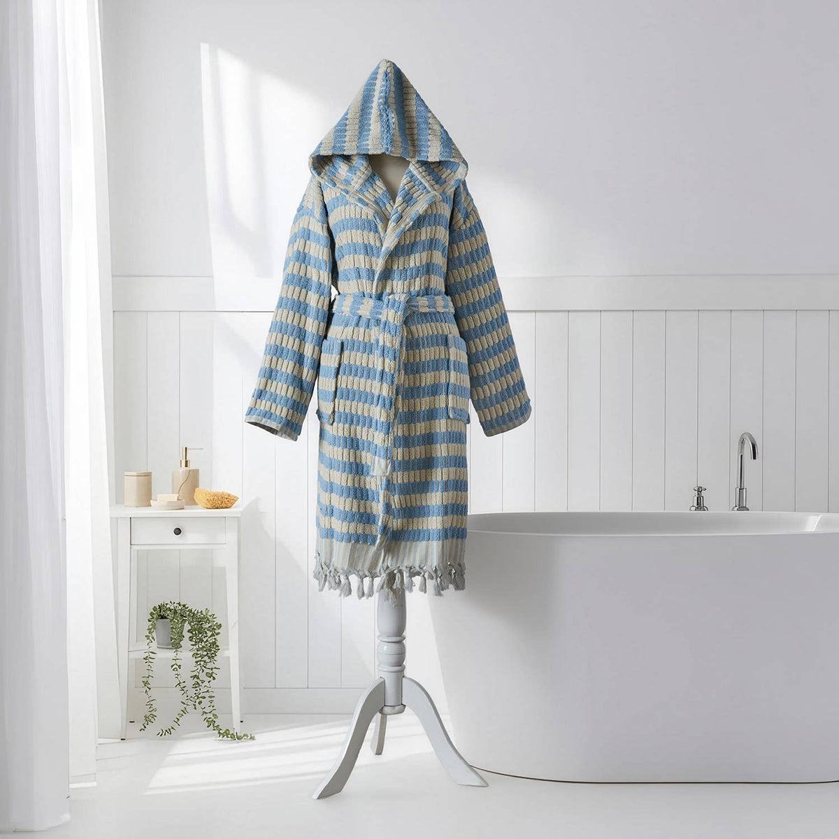 Pompom Turkish bathrobe – Lokum Baby Blue, Hooded, texture detail | Kikoya