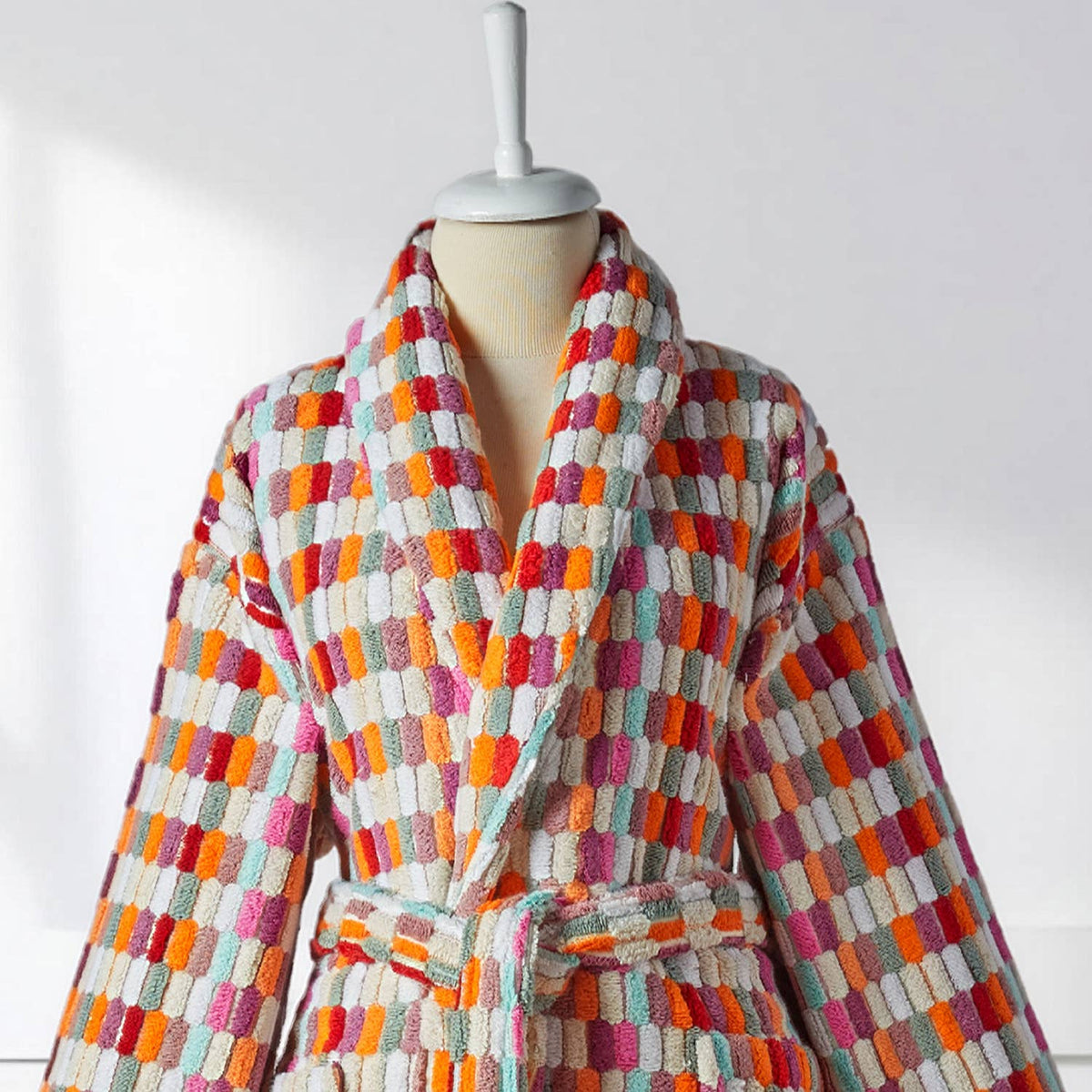 Pompom Turkish bathrobe – Lokum Pink Multi, Shawl Collar, back view | Kikoya