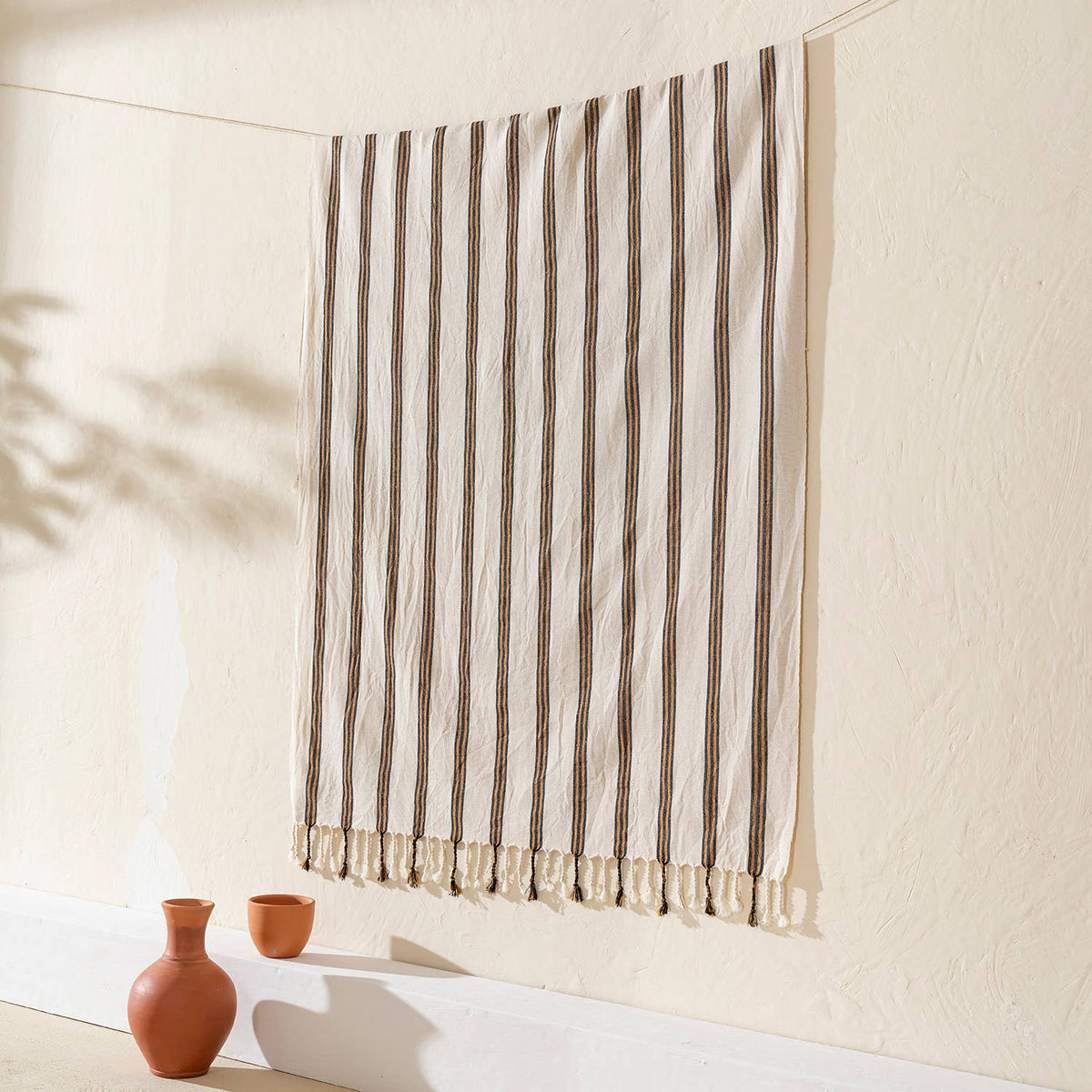 Premium Rustic Turkish beach towel – Taupe Stripe, close-up of stripes and knotted fringe | Kikoya