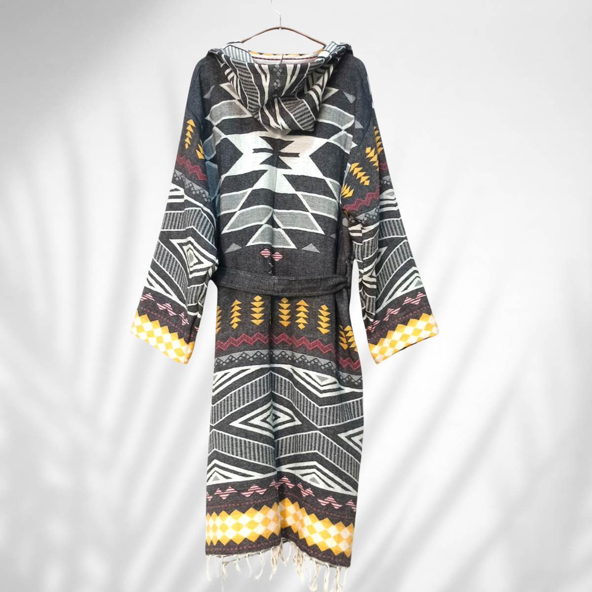 Tribal flat-woven Turkish bathrobe in black & white – kimono, pompom trim | Kikoya