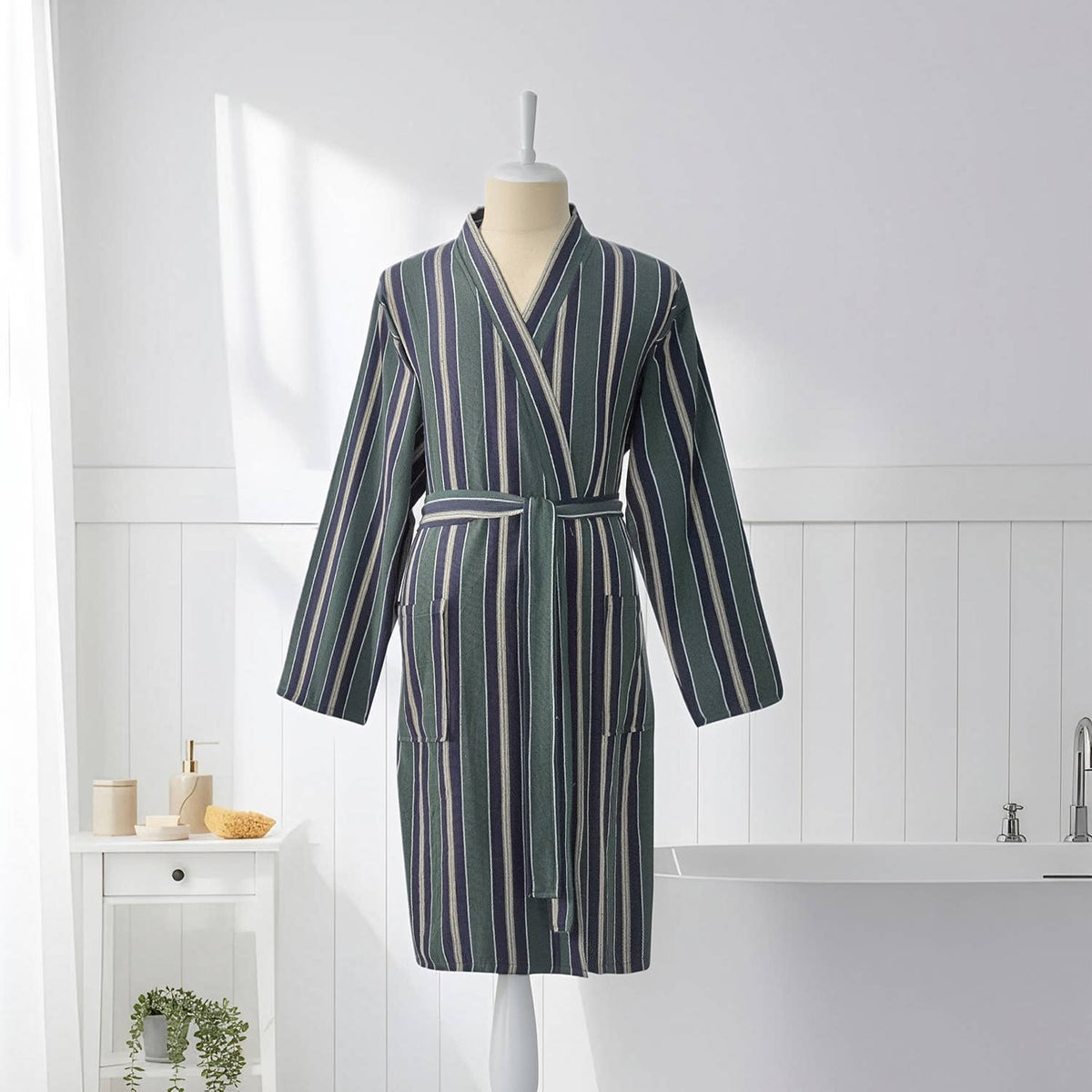 Pinstripe Turkish cotton bathrobe in forest green – kimono | Kikoya