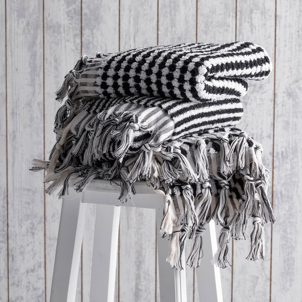 Handloomed Turkish hand towel with raised bubble stripe, 17x38 in | Kikoya