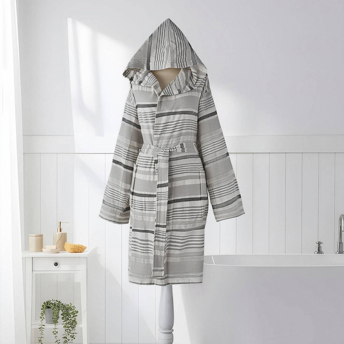 Check Turkish cotton bathrobe – hooded, fringed hood edge | Kikoya