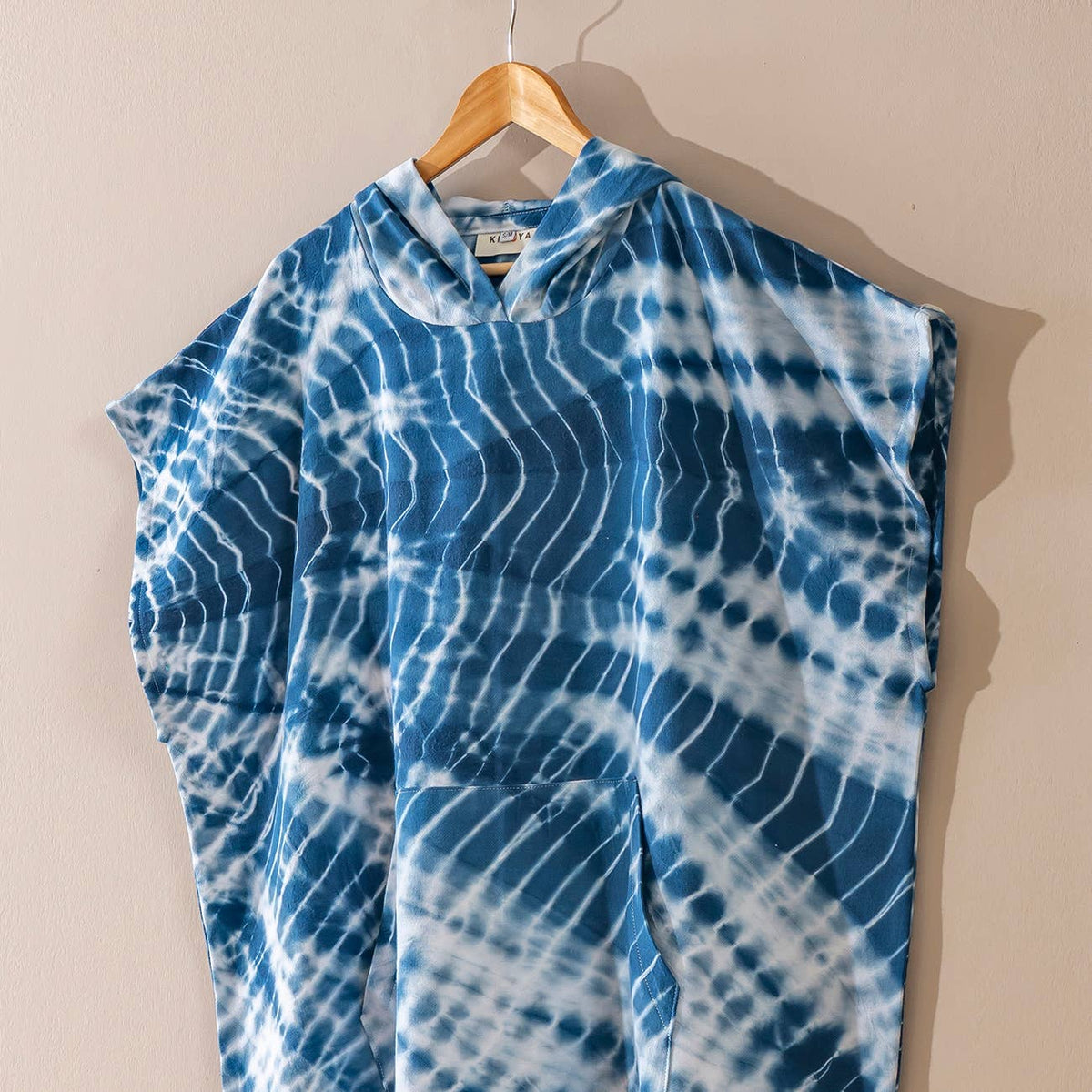 Shibori Adult Hooded Changing Poncho – Indigo Tie-dye, detail | Kikoya
