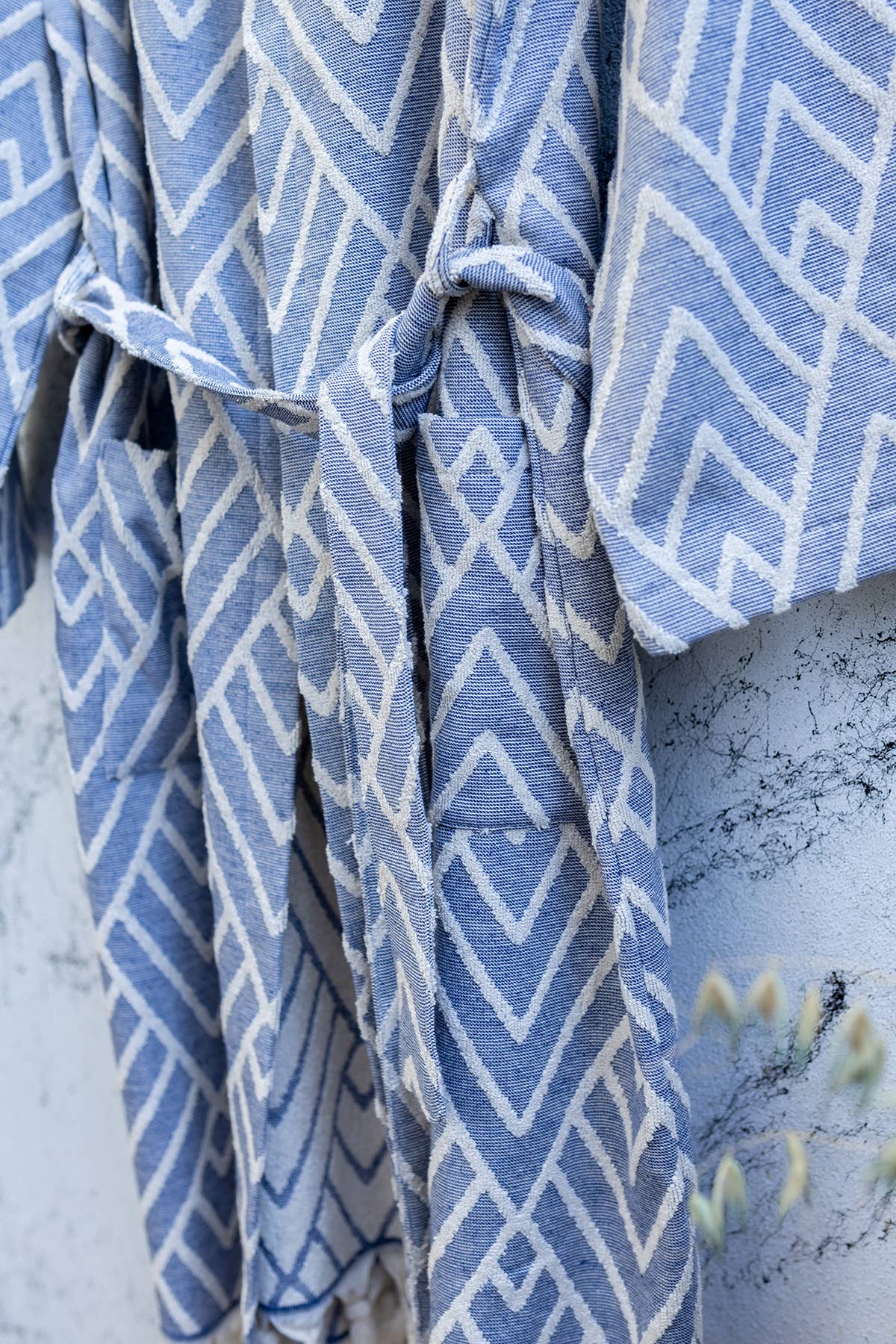Cordoba raised terry Turkish bathrobe with a geometric jacquard, hooded | Kikoya