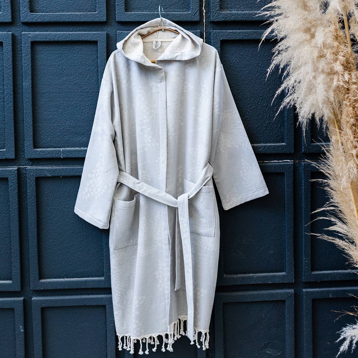 Leaves raised terry Turkish bathrobe, hooded, grey leaf jacquard | Kikoya