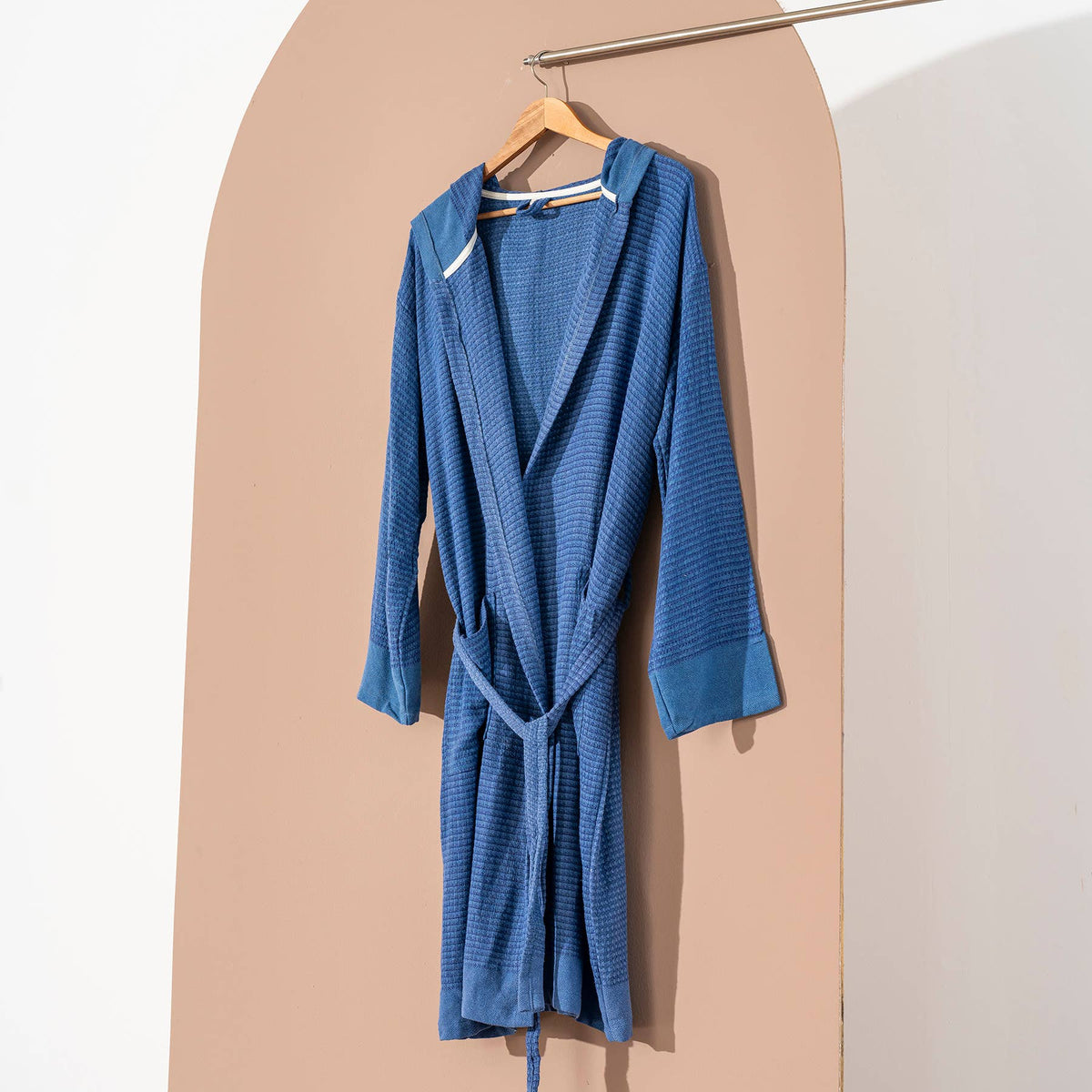 Stonewashed lightweight waffle Turkish bathrobe, hooded and belted | Kikoya