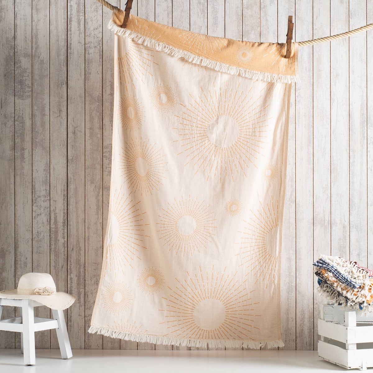 Sunburst print Turkish beach towel on natural cotton, 35x70 in, flat weave | Kikoya