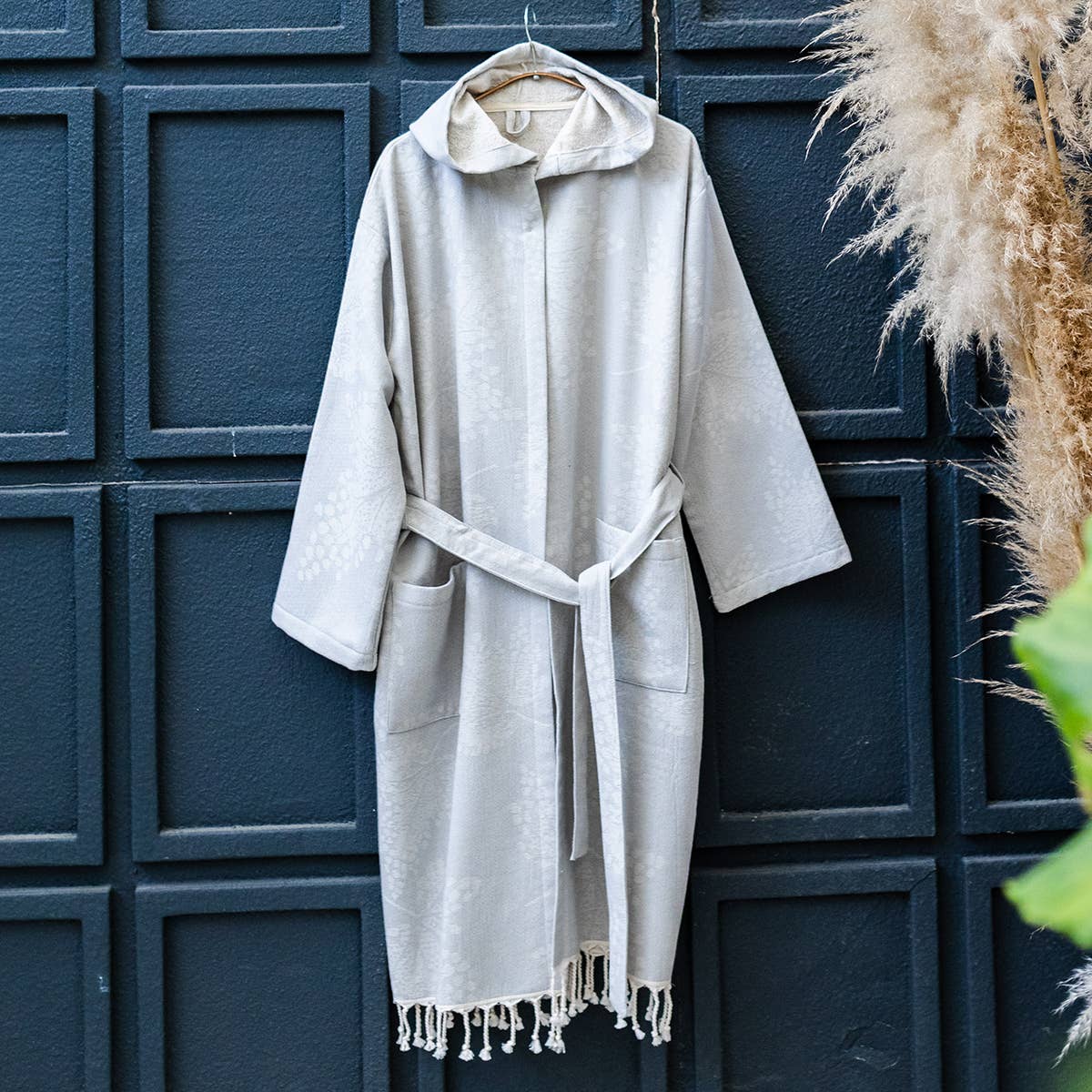 Leaves raised terry Turkish bathrobe, hooded, grey leaf jacquard | Kikoya
