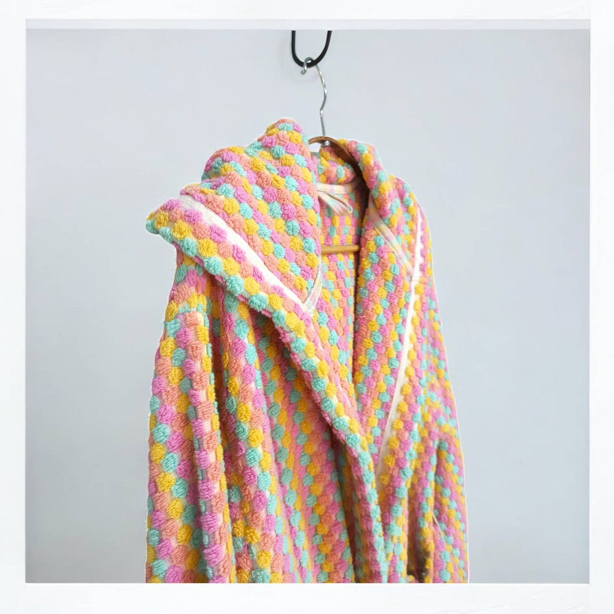Pompom Turkish bathrobe – Pink & Orange, Hooded, lifestyle view | Kikoya
