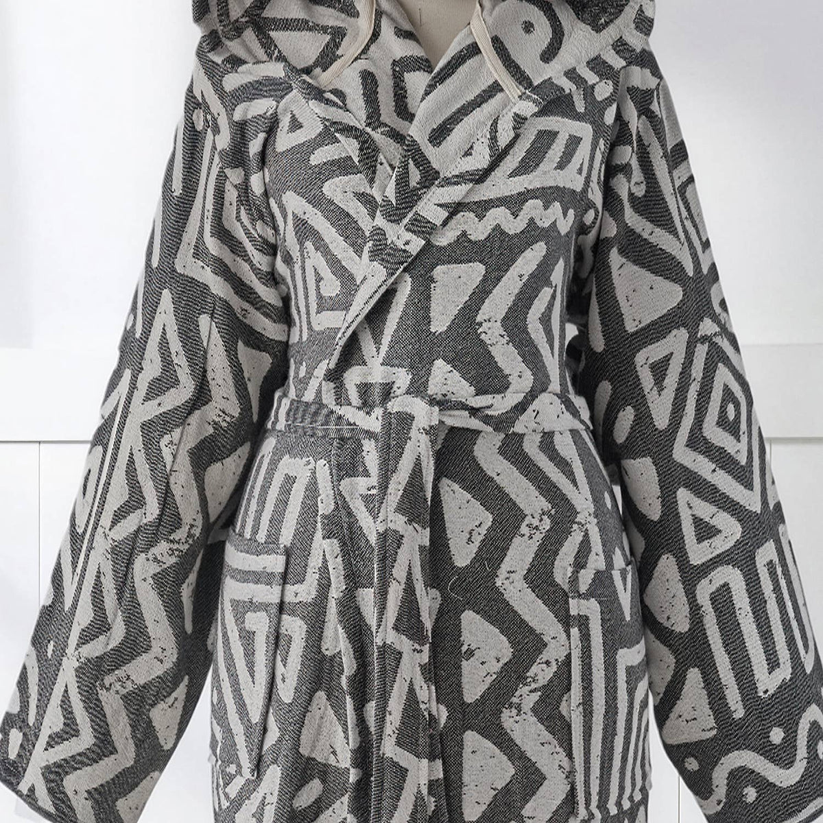 Geo jacquard Turkish bathrobe in grey & white – hooded | Kikoya