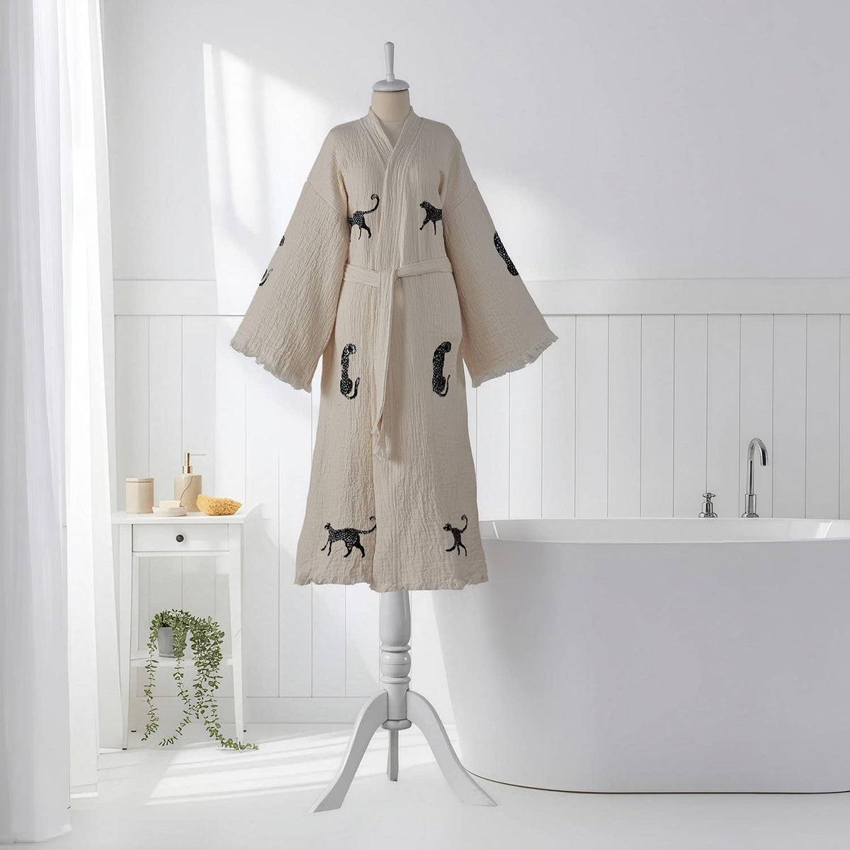 Block-print Turkish cotton kimono robe – Leopard Black | Kikoya