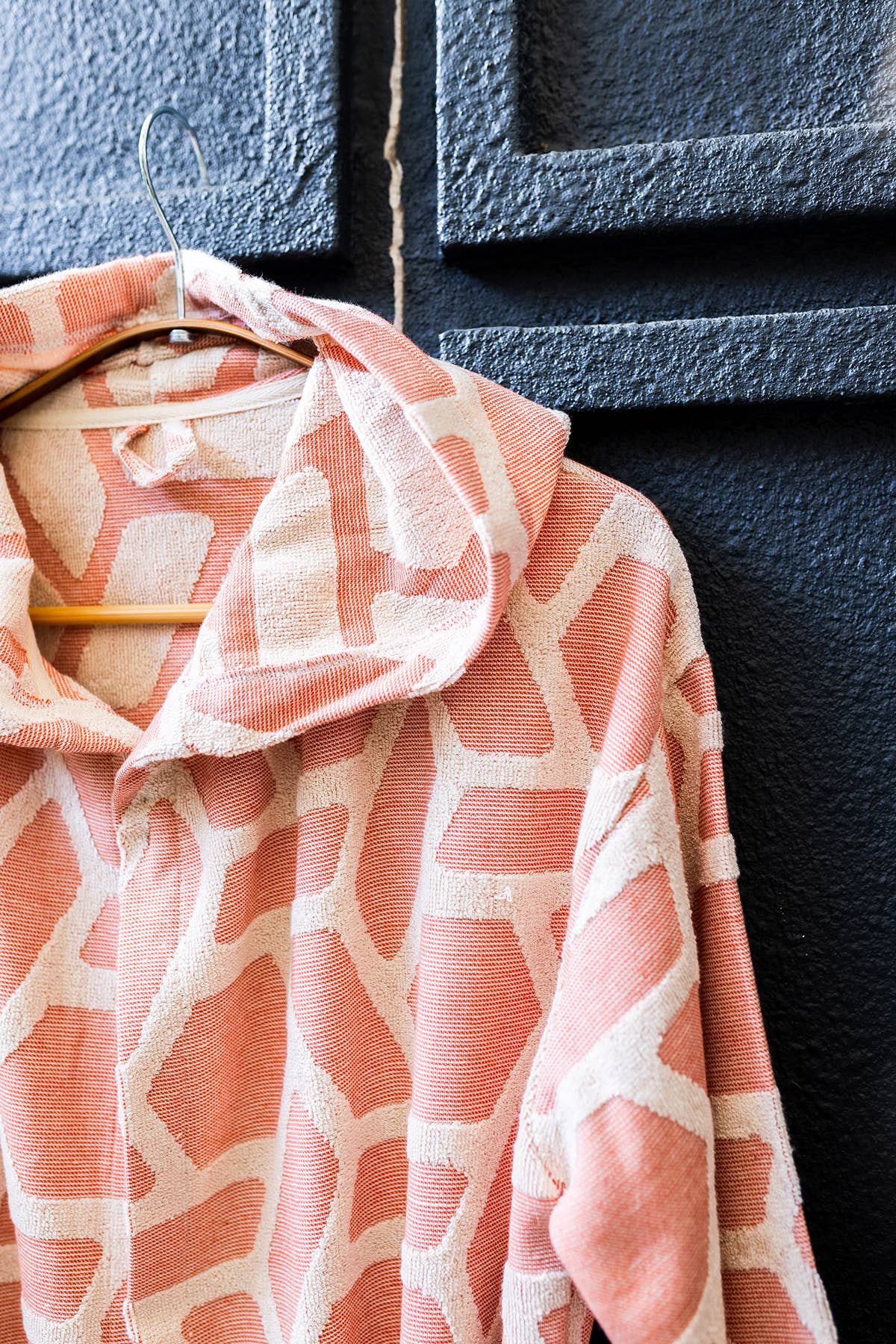Aztec raised terry Turkish bathrobe in dusty rose, hooded | Kikoya