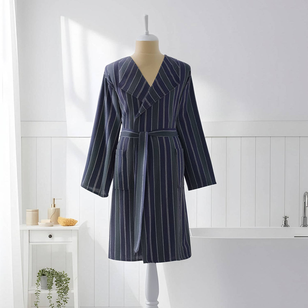 Pinstripe Turkish cotton bathrobe in navy – shawl collar | Kikoya