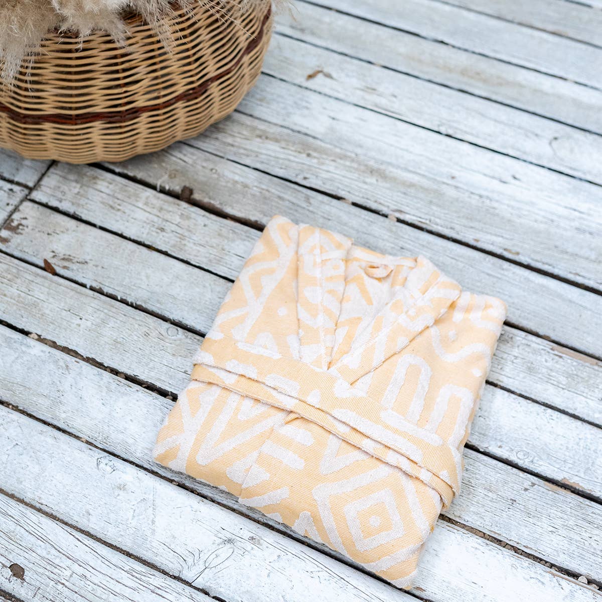 MixGeo raised terry Turkish bathrobe, hooded with a geometric jacquard | Kikoya