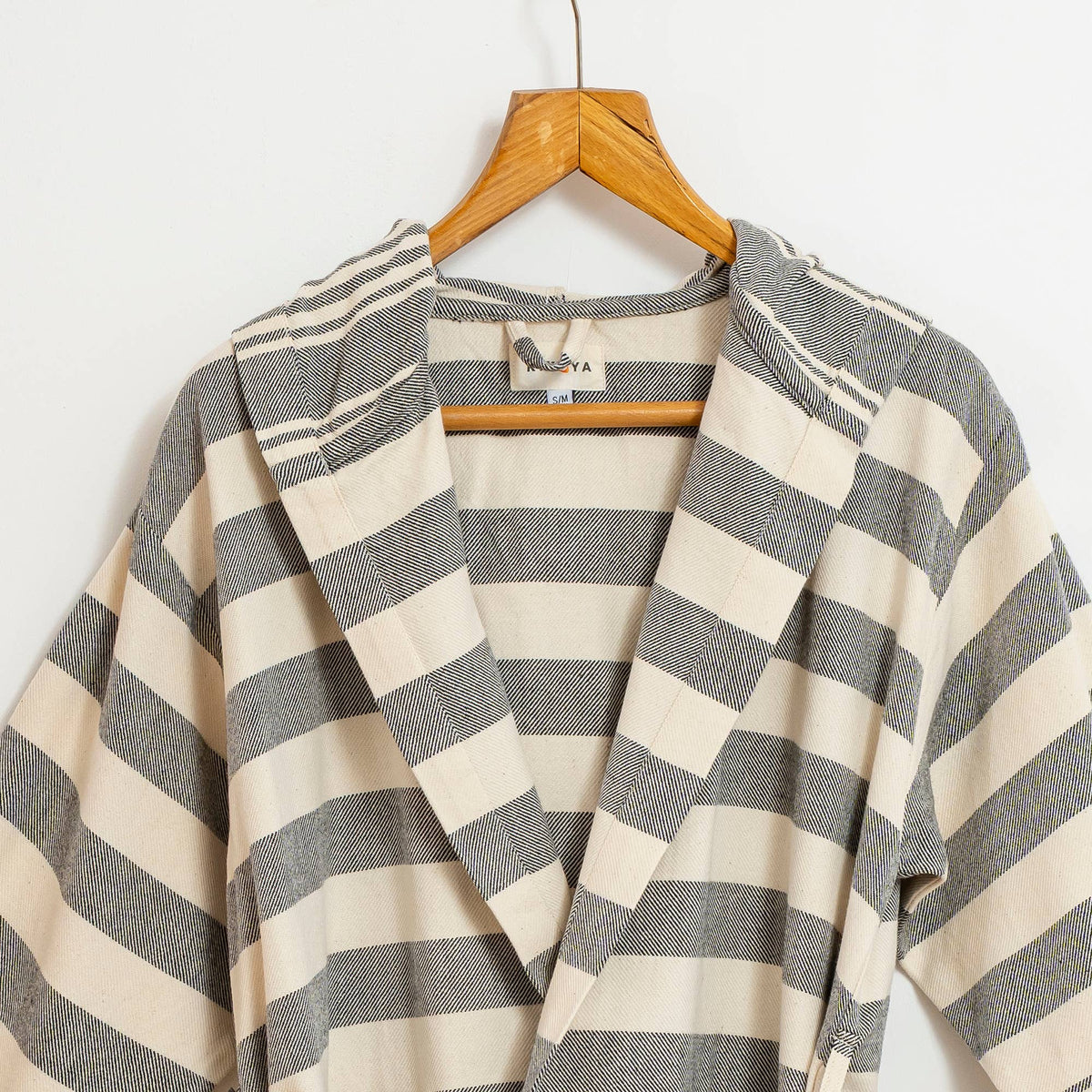 Anatolia flat-woven Turkish bathrobe – stripe, hooded, fringed hem | Kikoya