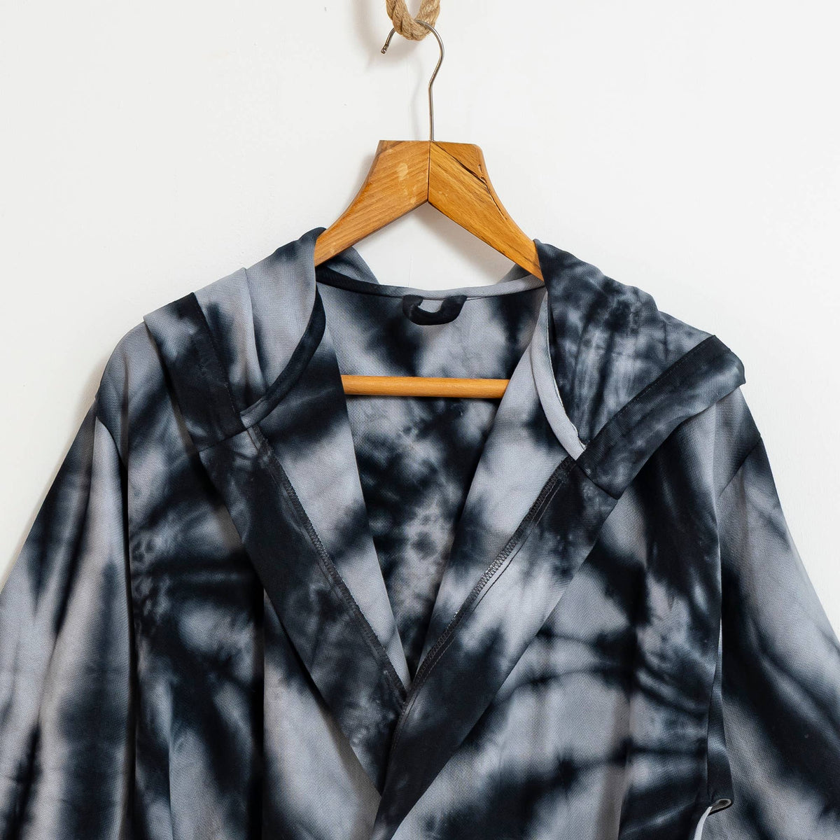 Hand tie-dyed Turkish cotton bathrobe – hooded, belted | Kikoya