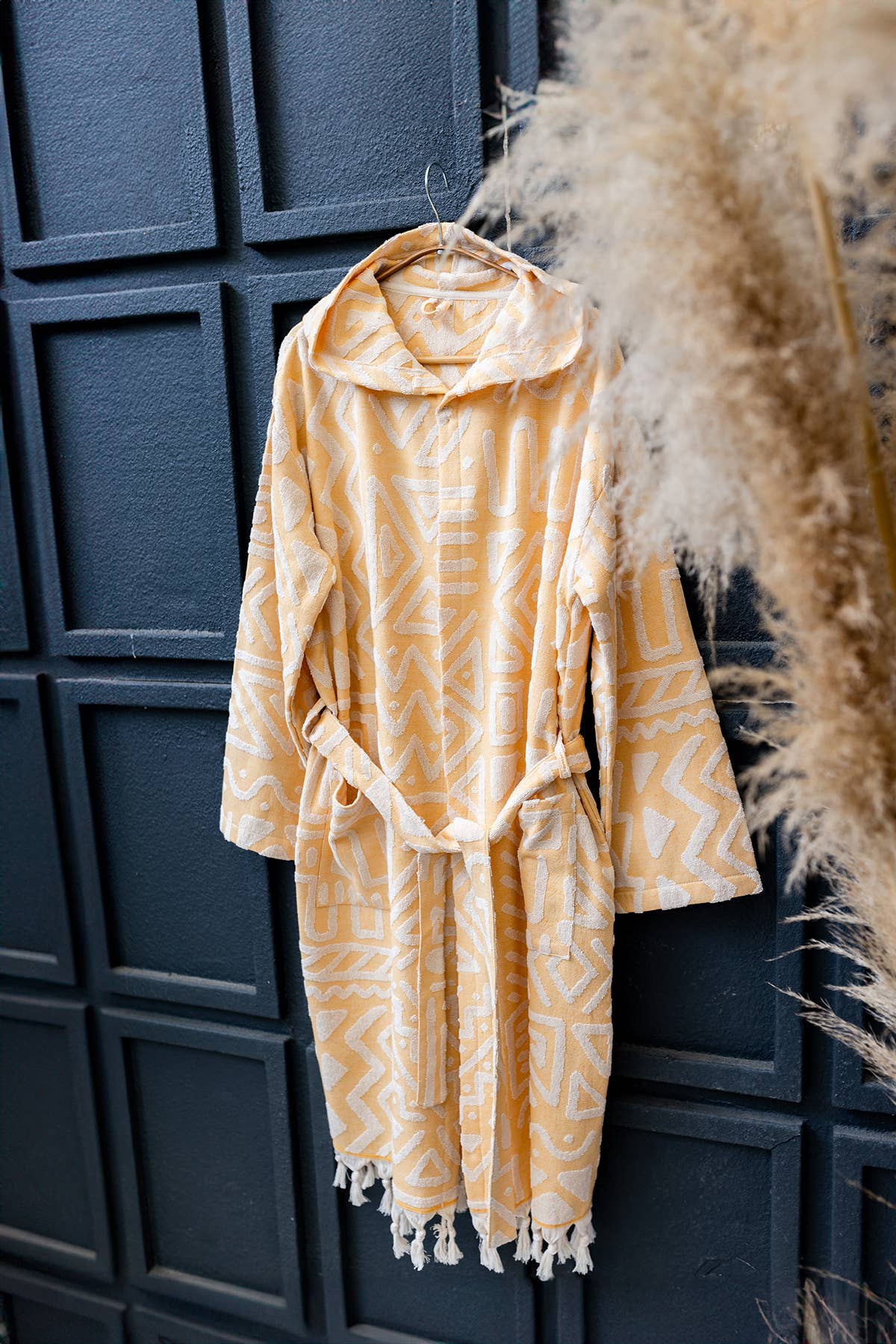 MixGeo raised terry Turkish bathrobe, hooded with a geometric jacquard | Kikoya