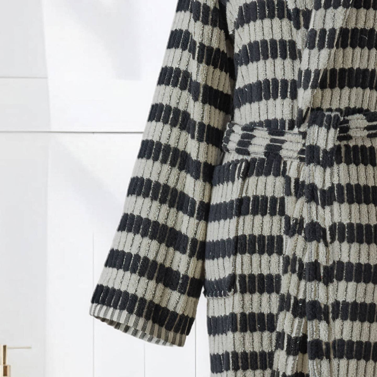 Pompom Turkish bathrobe – Lokum Black & White, Shawl Collar, back view | Kikoya