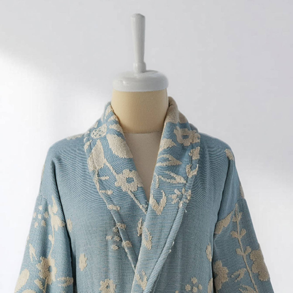 Daisy raised terry Turkish bathrobe – floral jacquard, shawl collar | Kikoya