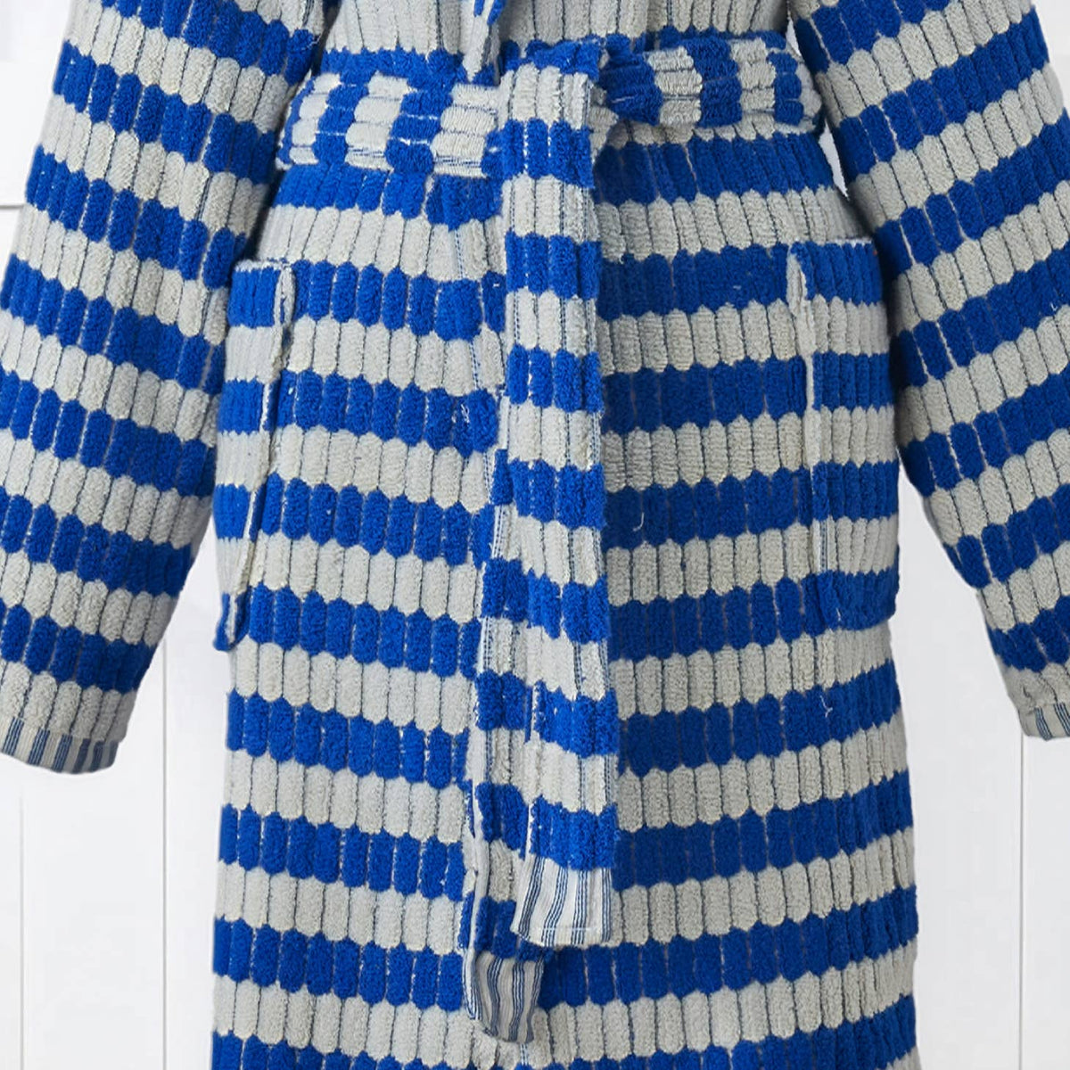 Pompom Turkish bathrobe – Lokum Blue, Hooded, texture detail | Kikoya