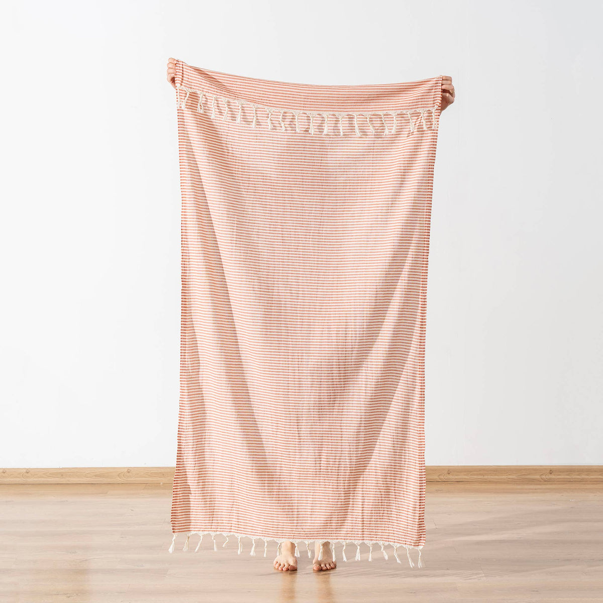 Royal Turkish beach towel in fine stripe, 33x66 in, flat-woven peshtemal | Kikoya