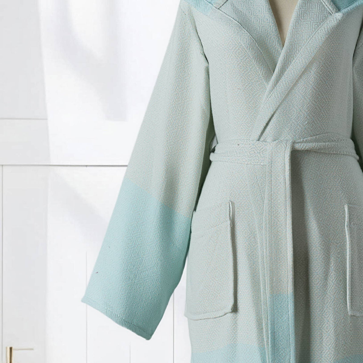 Diamond terry-backed Turkish bathrobe – color-block hooded robe | Kikoya