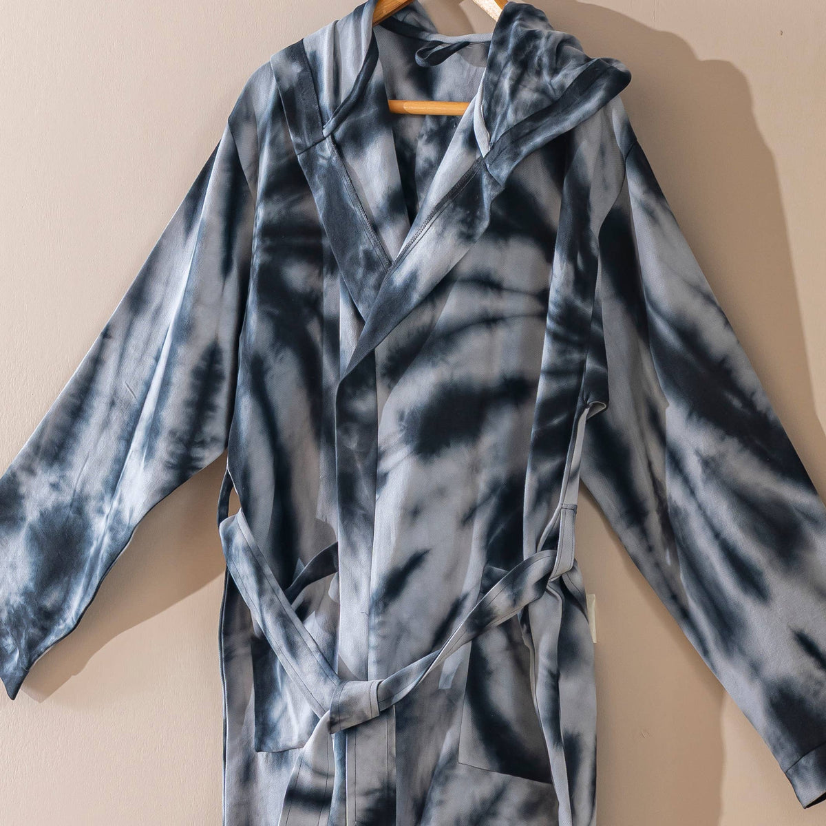 Hand tie-dyed Turkish cotton bathrobe – hooded, belted | Kikoya