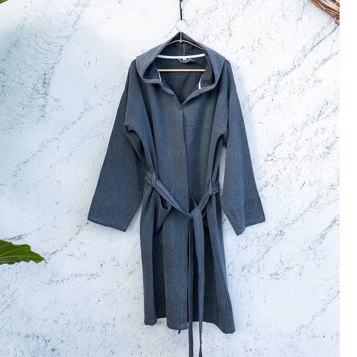 Stonewash waffle Turkish bathrobe, hooded and belted, in burgundy | Kikoya