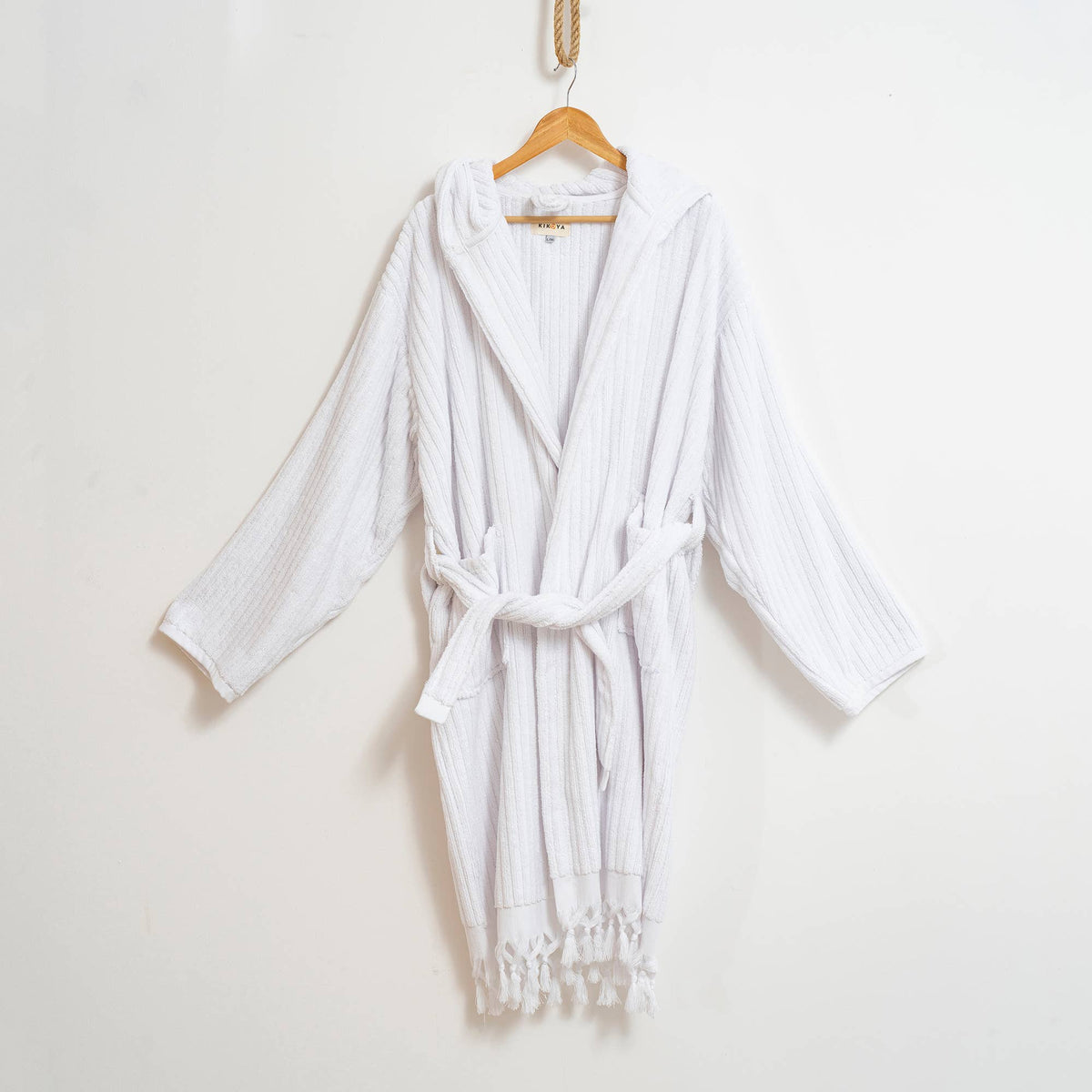 Pompom Turkish bathrobe – White, Hooded, styled view | Kikoya