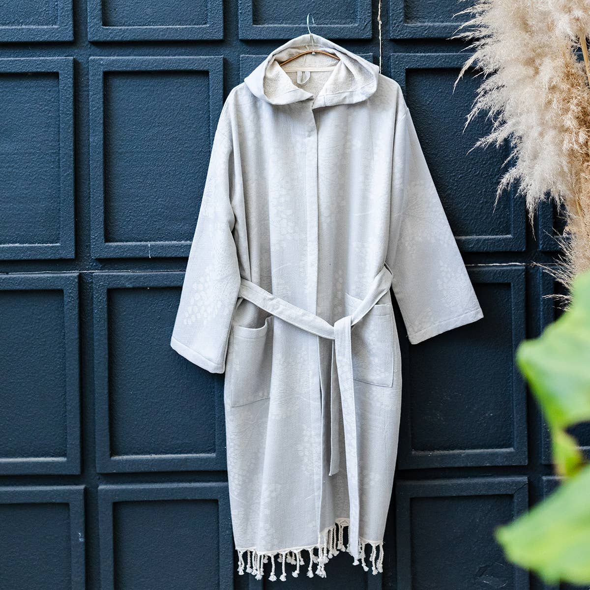 Leaves raised terry Turkish bathrobe, hooded, grey leaf jacquard | Kikoya