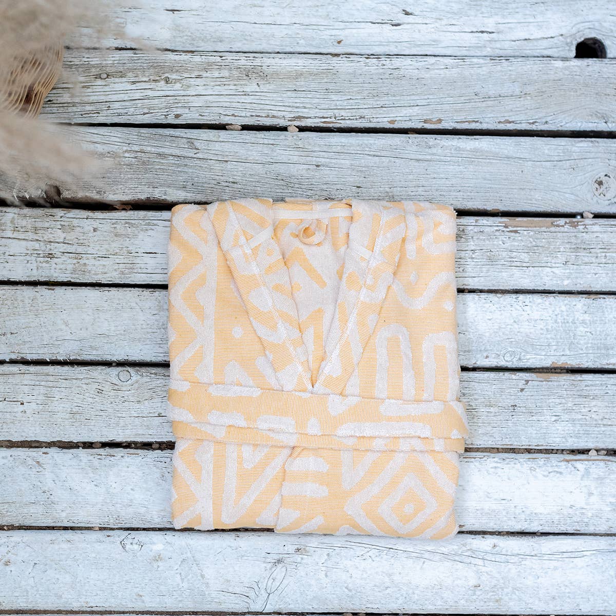 MixGeo raised terry Turkish bathrobe, hooded with a geometric jacquard | Kikoya