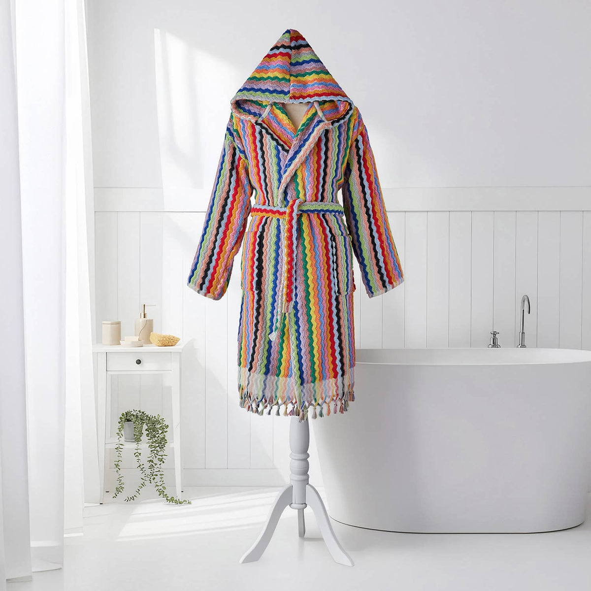 Pompom Turkish bathrobe – Zigzag Multicolor, Hooded, belt and pocket detail | Kikoya