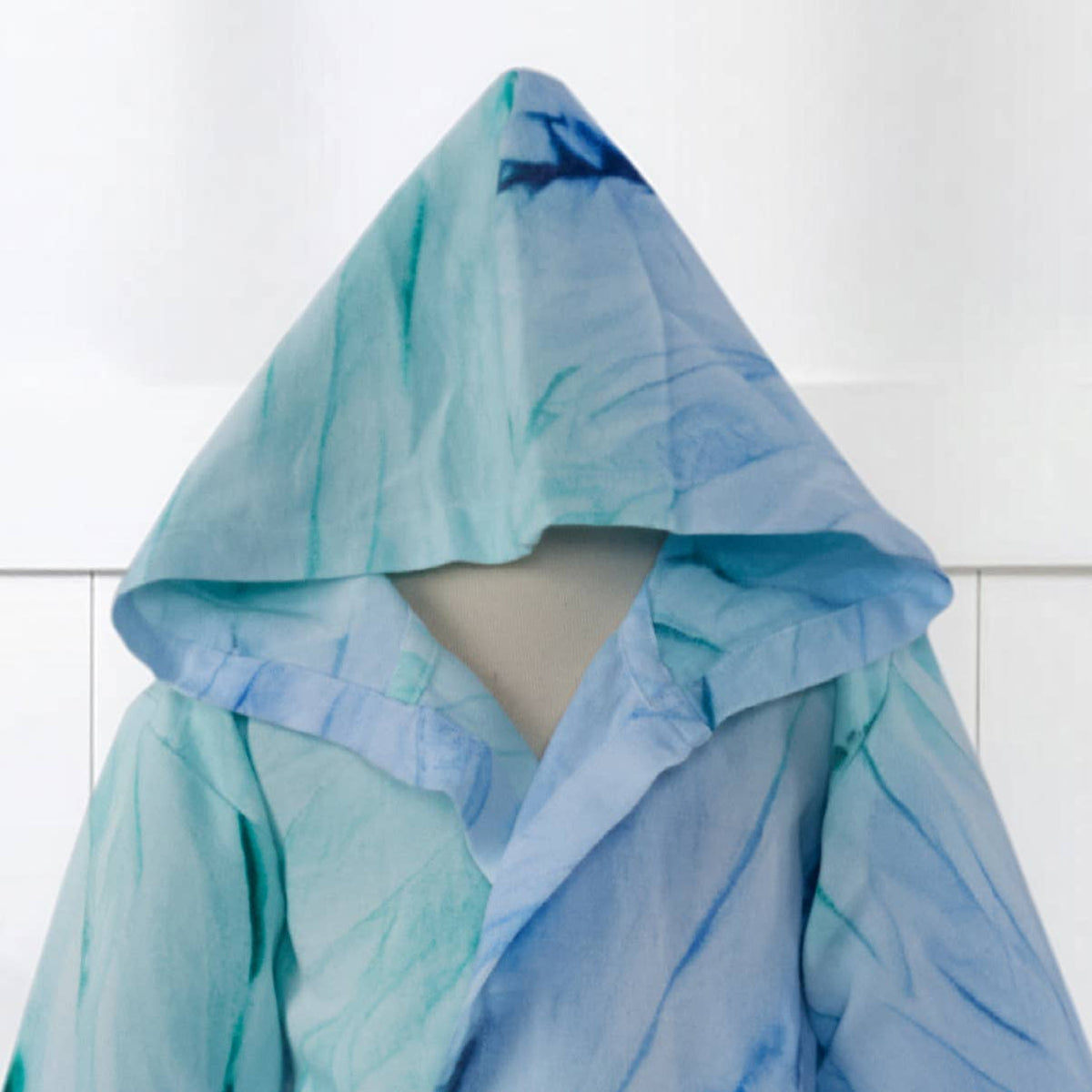 Hand tie-dyed kids Turkish bathrobe – hooded, ages 5-8 | Kikoya
