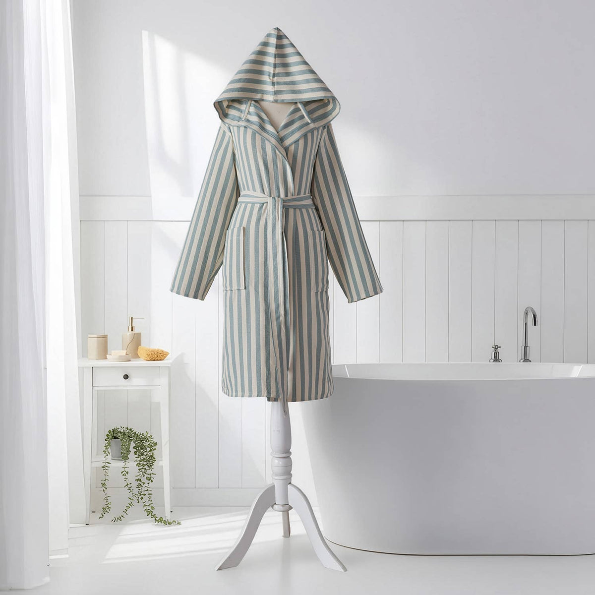 Stripe Turkish cotton bathrobe in sage green – hooded | Kikoya