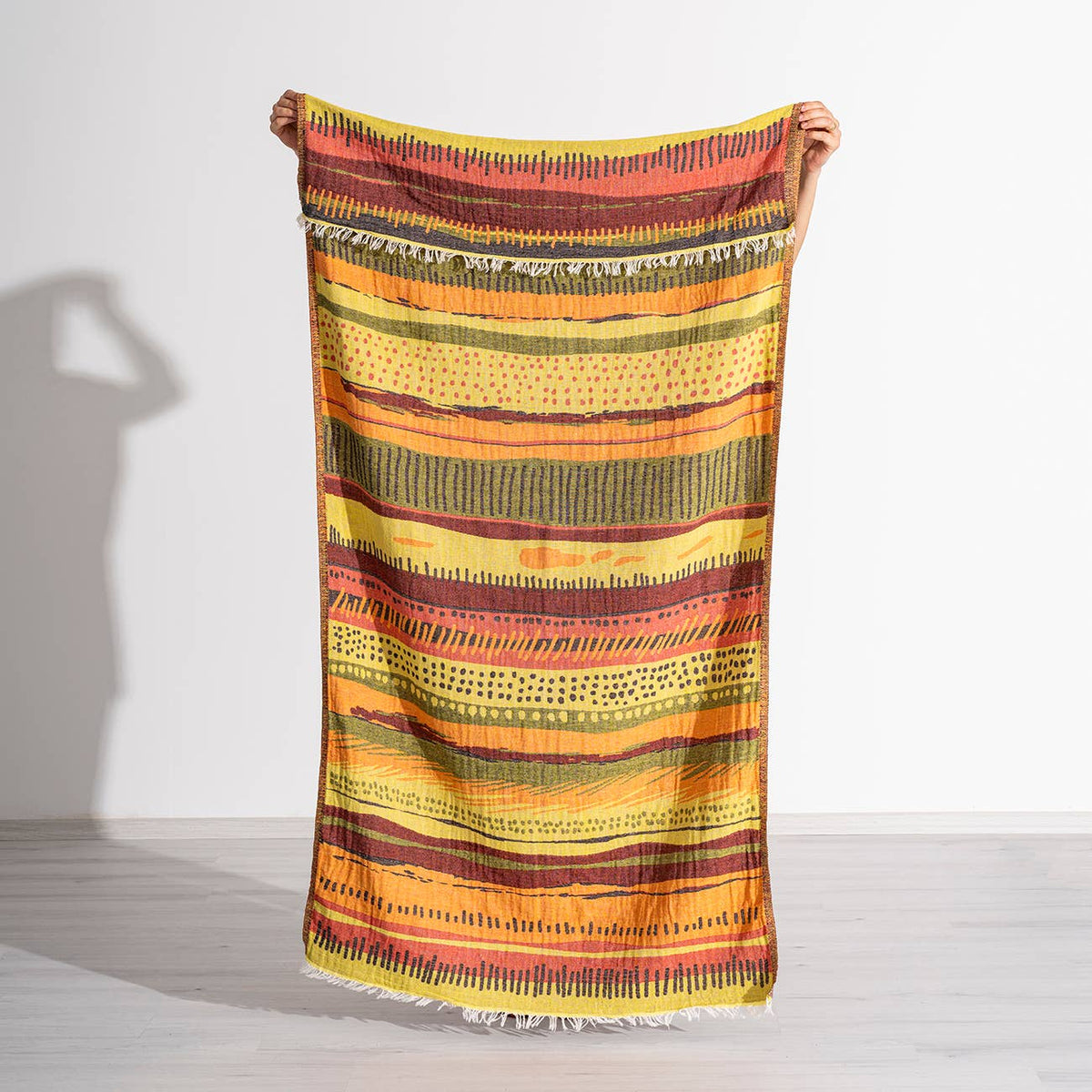 Ethnic jacquard Turkish beach towel in yellow and green, flat-woven | Kikoya