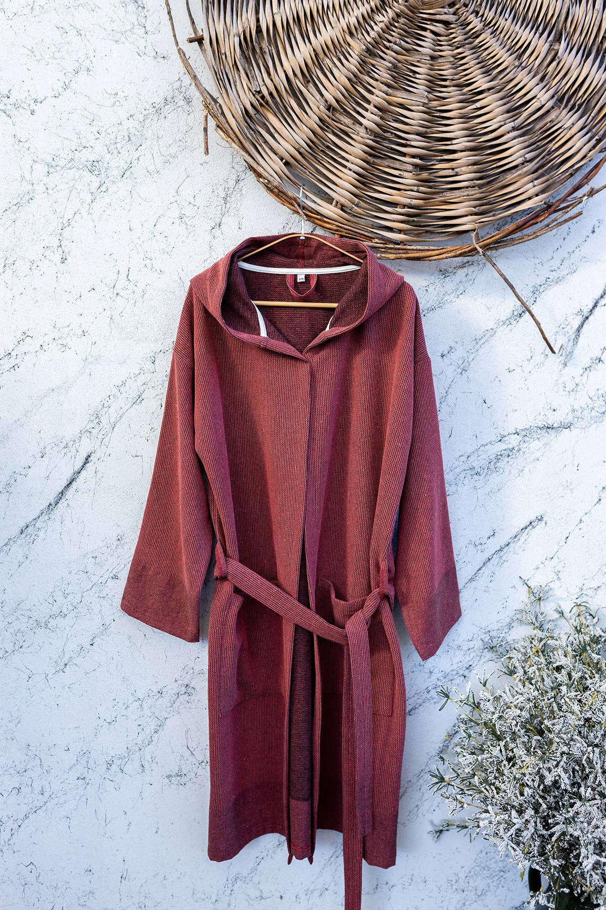 Stonewash waffle Turkish bathrobe, hooded and belted, in burgundy | Kikoya