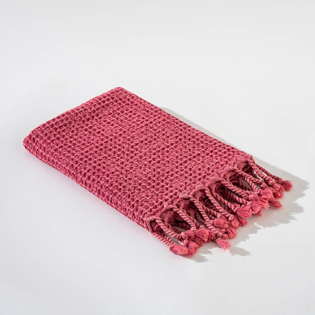 Waffle stonewashed Turkish hand towel – Cherry | Kikoya
