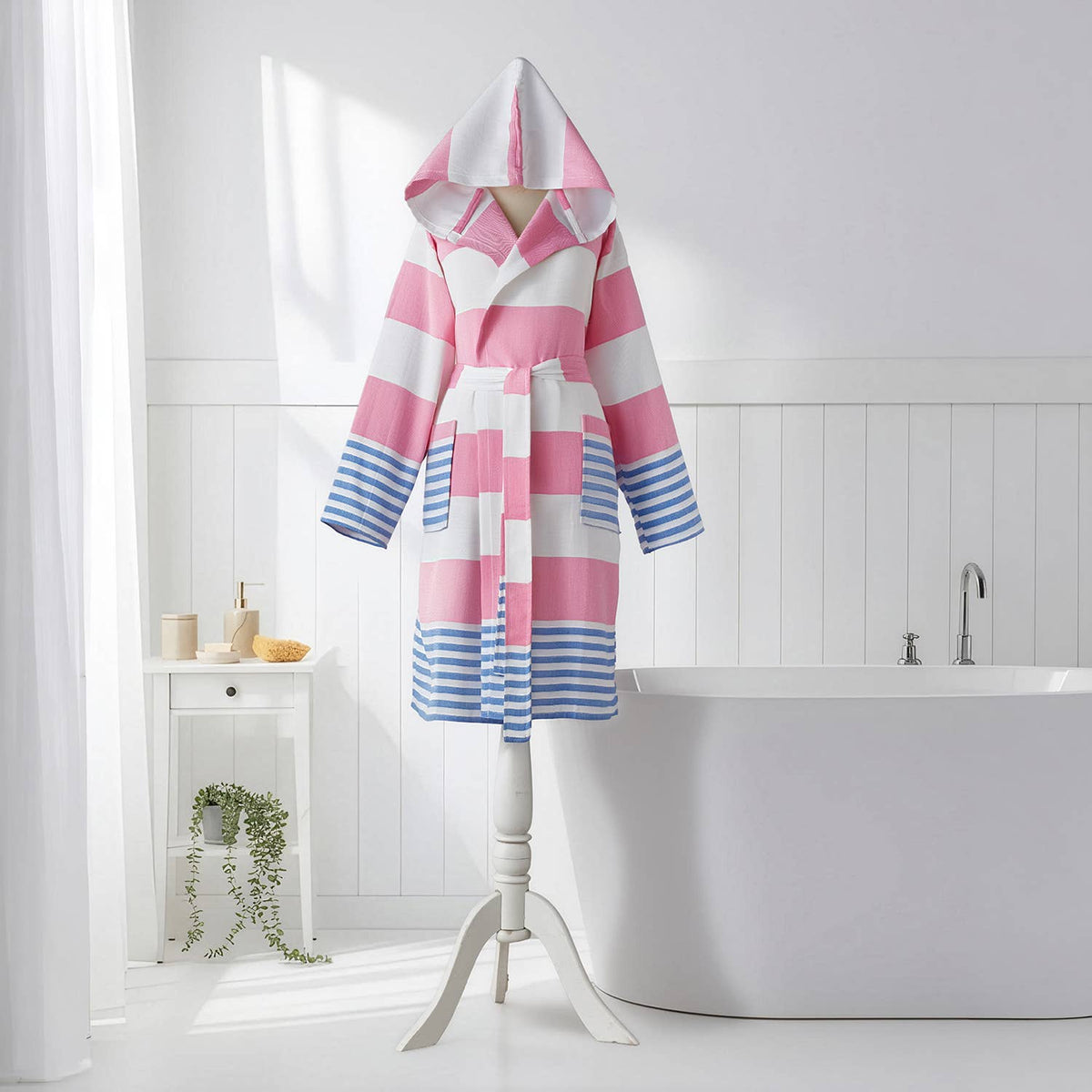 Mediterranean flat-woven Turkish hooded bathrobe – Pink & Blue, front view | Kikoya