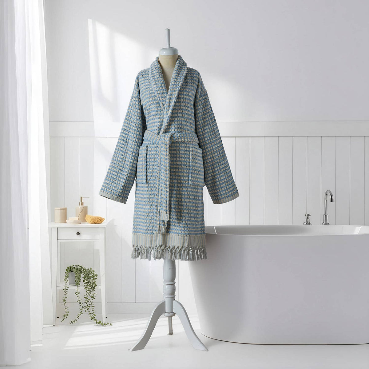 Pompom Turkish bathrobe – Baby Blue, Shawl Collar, texture detail | Kikoya