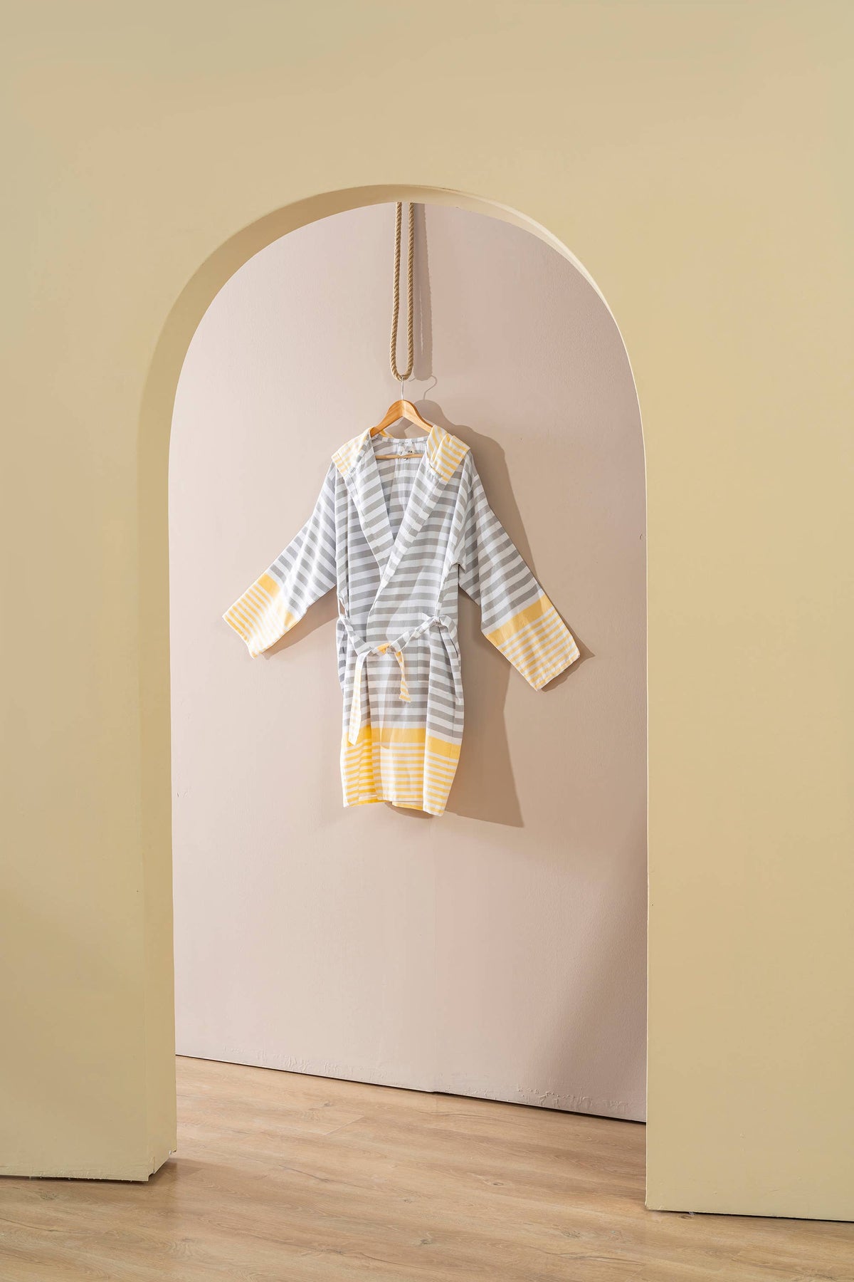 Capri flat-woven Turkish bathrobe in grey & yellow – hooded | Kikoya