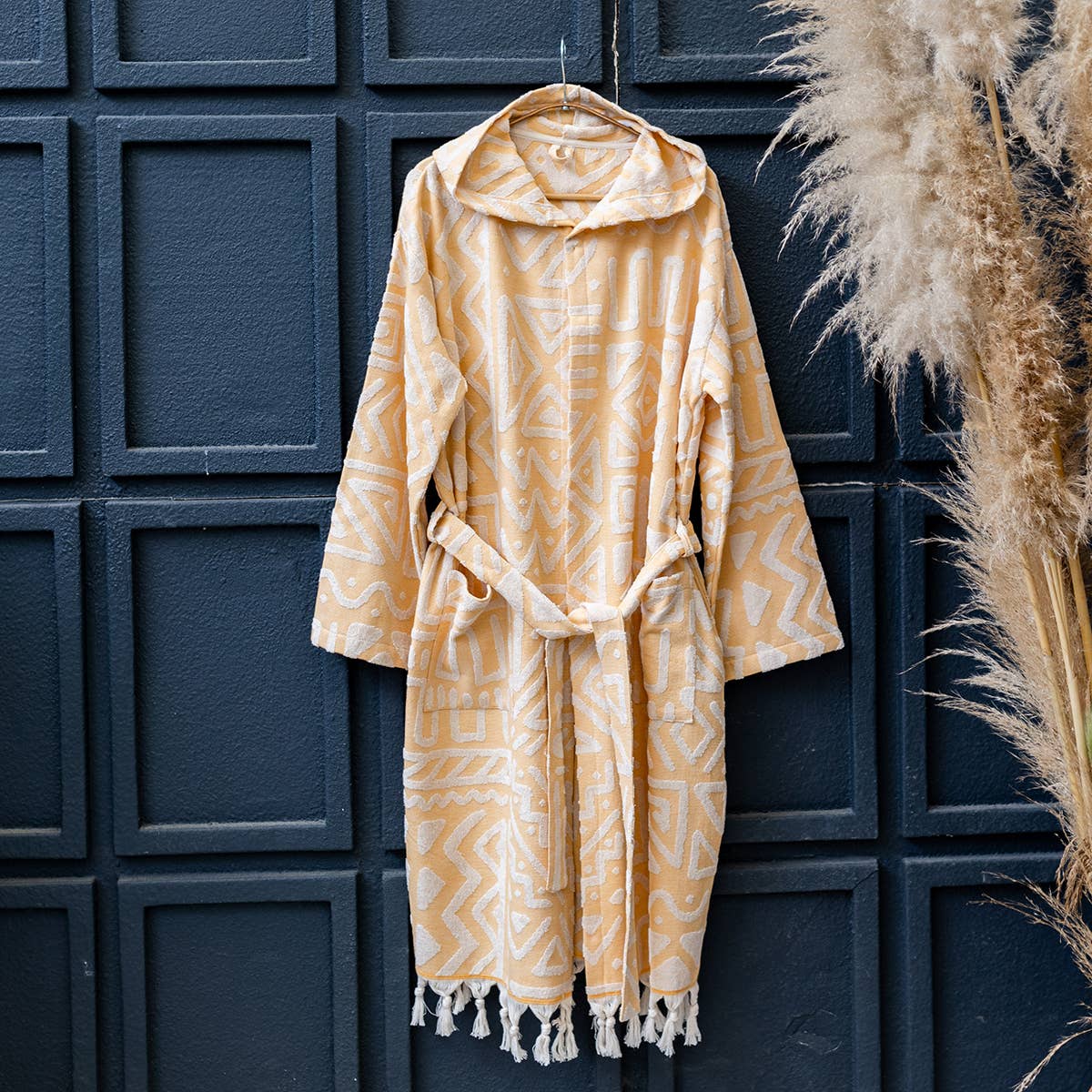 MixGeo raised terry Turkish bathrobe, hooded with a geometric jacquard | Kikoya