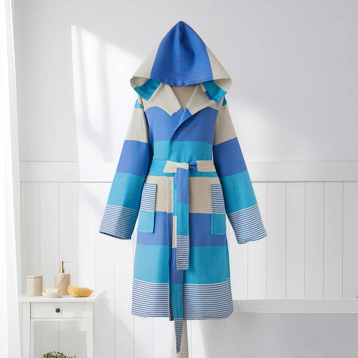 Havana flat-woven Turkish hooded bathrobe – Turquoise & Blue, front view | Kikoya