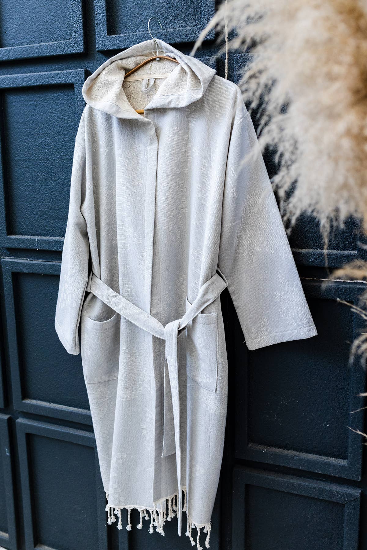 Leaves raised terry Turkish bathrobe, hooded, grey leaf jacquard | Kikoya