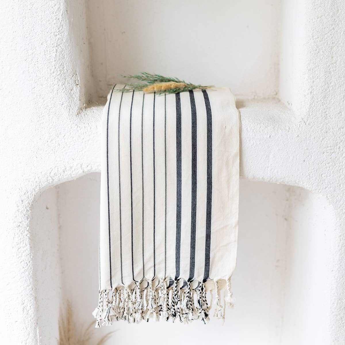 Imsa striped Turkish beach towel – Grey | Kikoya